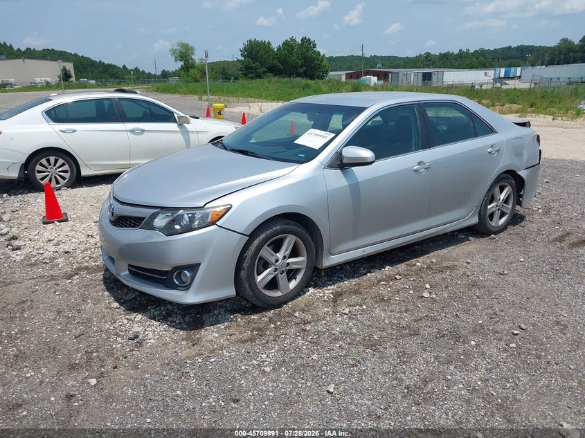 Vin: 4t1bf1fk0eu816997, lot: 46208647, toyota camry se 20142