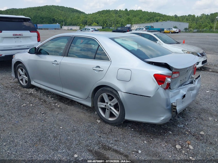 Vin: 4t1bf1fk0eu816997, lot: 46208647, toyota camry se 20143