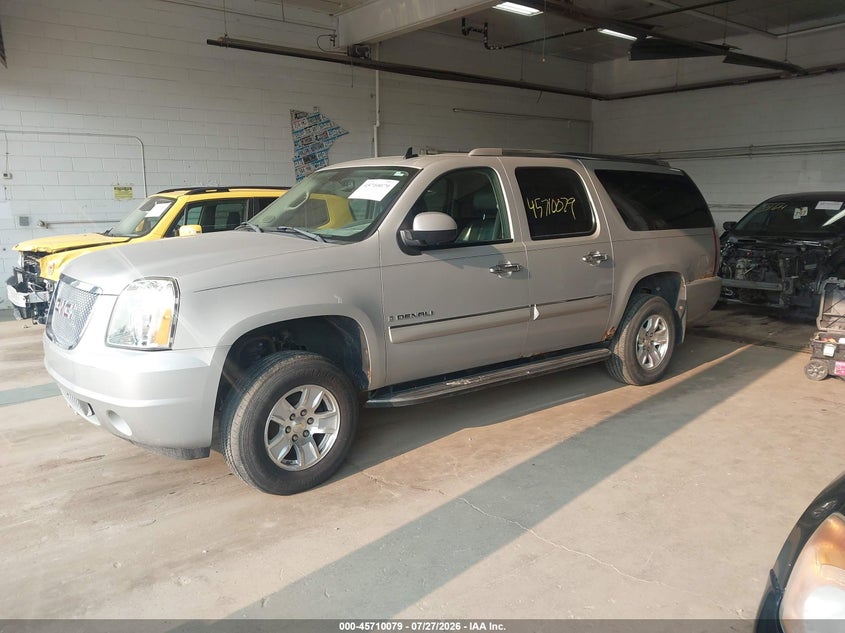 2007 GMC Yukon, Left & Right Side, IAAI, VIN 1GKFK66847J353869 — photo 2