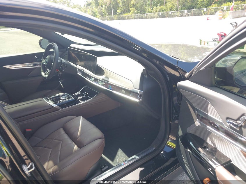2023 BMW I7 auction photo 5