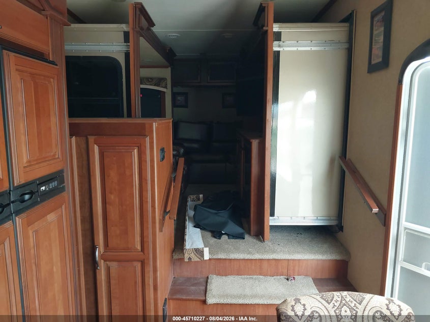 2013 REDWOOD 36FL 5TH WHL TRAVEL TRAILER auction photo 5