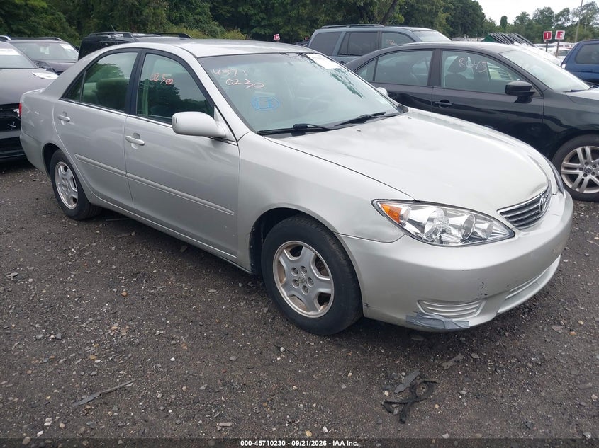 Фото 1 - TOYOTA CAMRY
