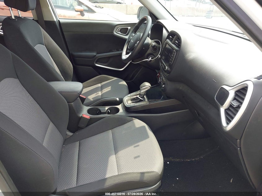 2024 KIA SOUL auction photo 5