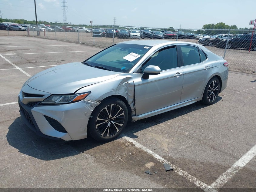 2018 TOYOTA CAMRY auction photo 2