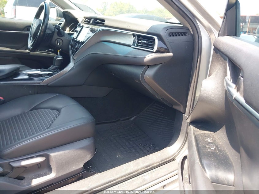 2018 TOYOTA CAMRY auction photo 5