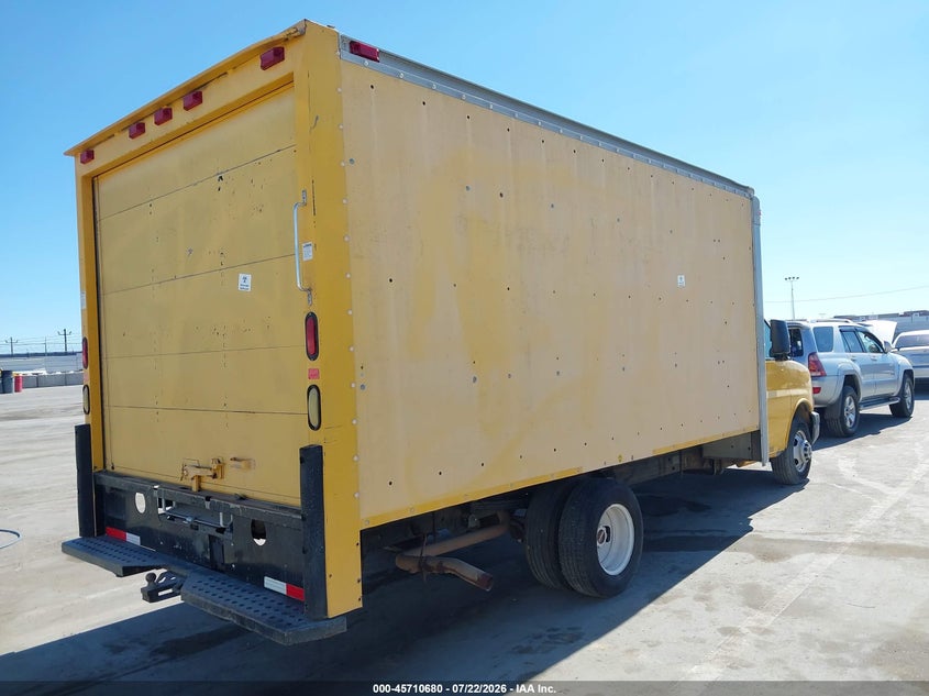 2006 GMC SAVANA CUTAWAY auction photo 3