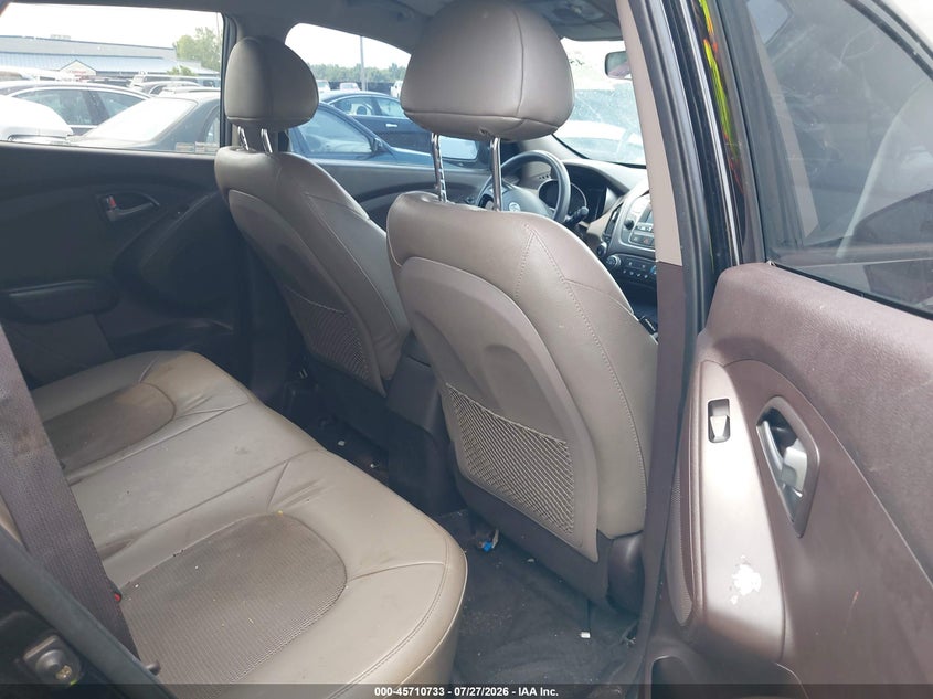 2015 HYUNDAI TUCSON auction photo 8