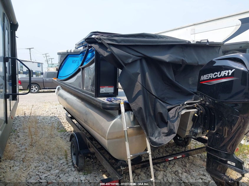 2026 GODFREY PONTOON auction photo 3