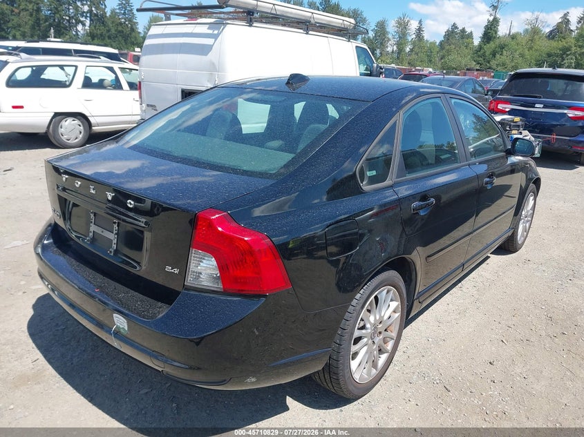 2010 VOLVO S40 auction photo 4