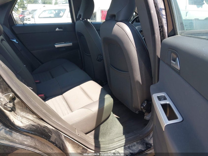 2010 VOLVO S40 auction photo 8