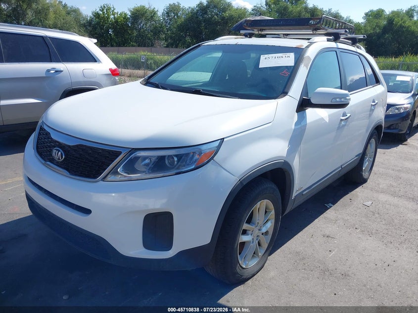 2015 KIA SORENTO auction photo 2