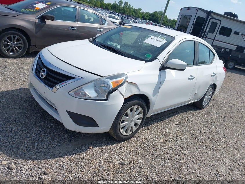 2019 NISSAN VERSA auction photo 2