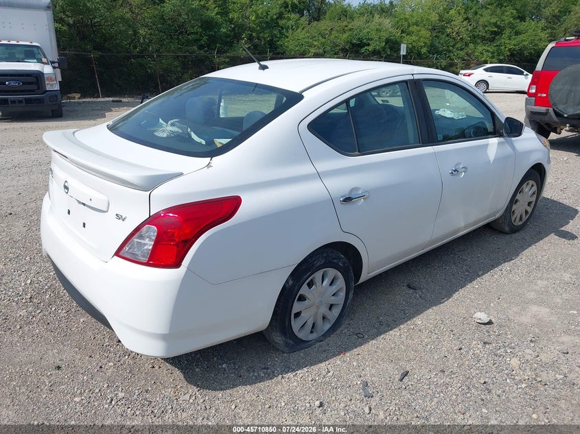 2019 NISSAN VERSA auction photo 4