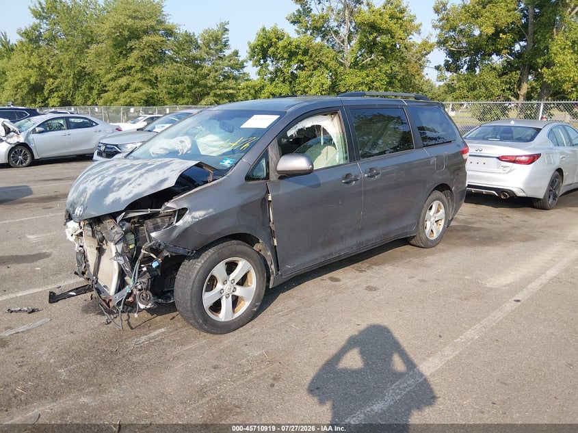 Vin: 5tdkk3dc9bs043731, lot: 46209575, toyota sienna le v6 20112
