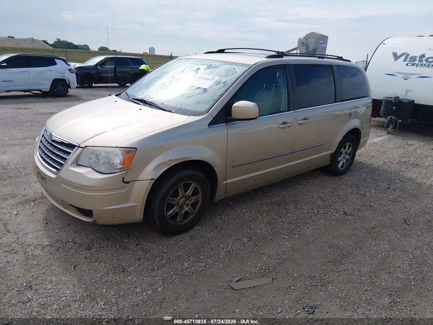Vin: 2a4rr8dx8ar496198, lot: 46209591, chrysler town & country touring plus 20102