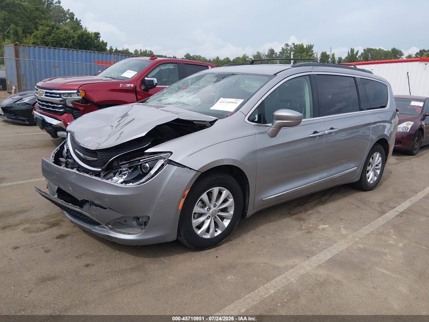 Vin: 2c4rc1bg4hr569840, lot: 46209607, chrysler pacifica touring-l 20172