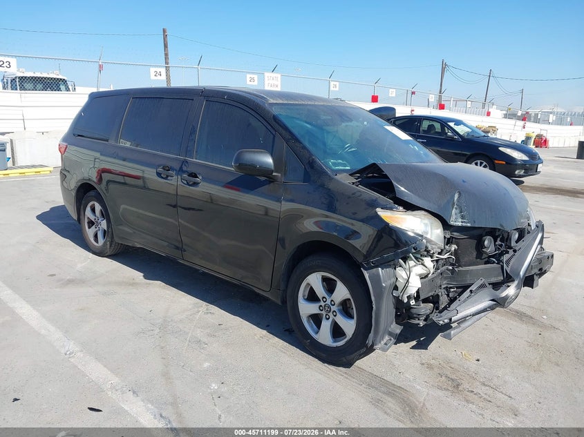 Vin: 5tdzz3dc3js964268, lot: 46209855, toyota sienna l 7 passenger 2018 img_1