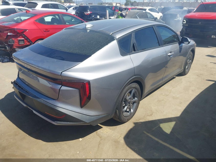 2025 KIA K4 — zdjęcie 4