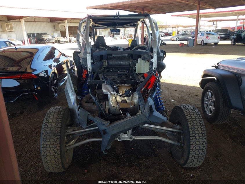 POLARIS RZR 2024