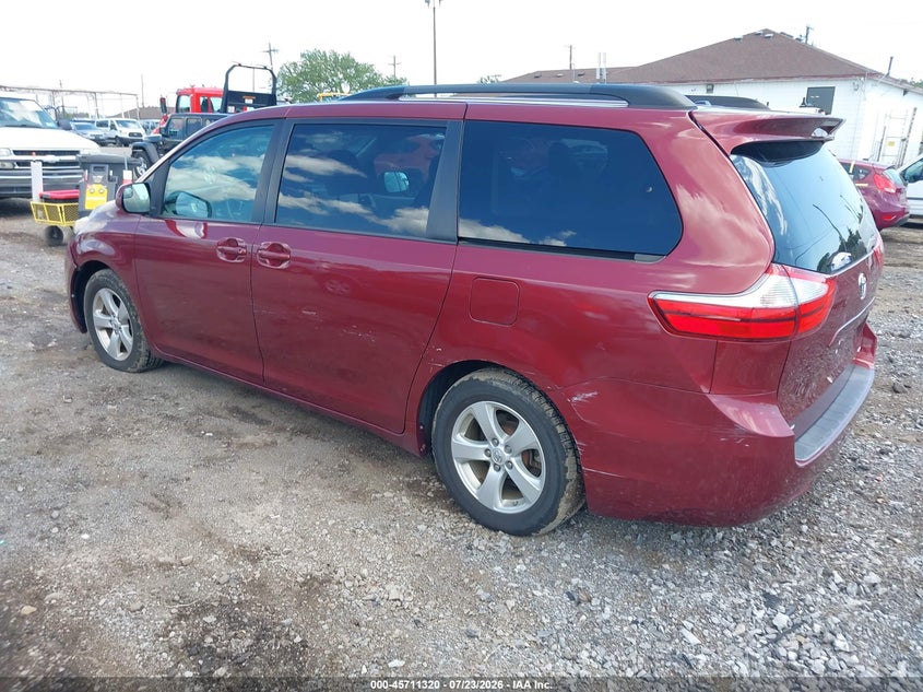 2015 TOYOTA SIENNA auction photo 3