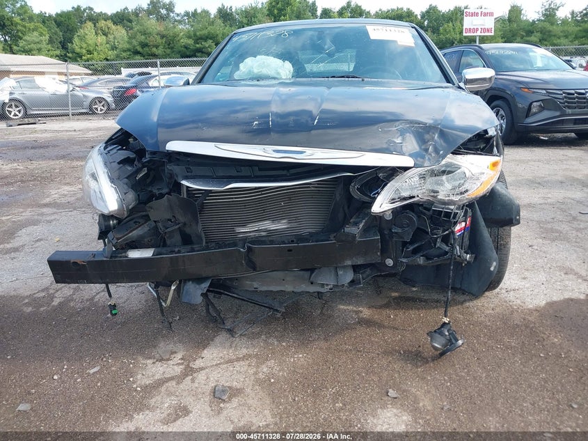 2013 CHRYSLER 200 auction photo 6