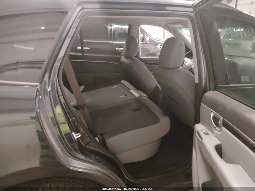 2012 HYUNDAI SANTA FE auction photo 8