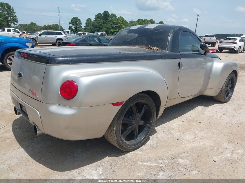 2005 CHEVROLET SSR auction photo 4