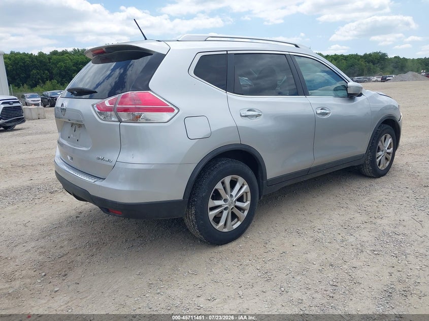 2015 NISSAN ROGUE auction photo 4