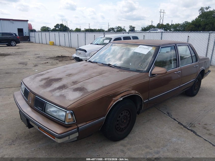1989 OLDSMOBILE DELTA 88 auction photo 2