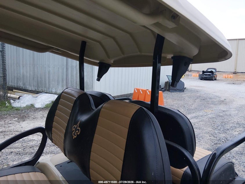 2010 CLUB CAR GOLF CART auction photo 6