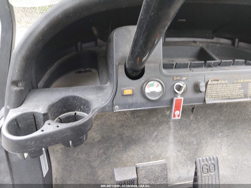 2010 CLUB CAR GOLF CART auction photo 7