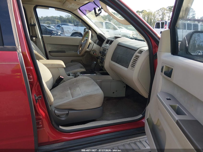 2011 FORD ESCAPE auction photo 5
