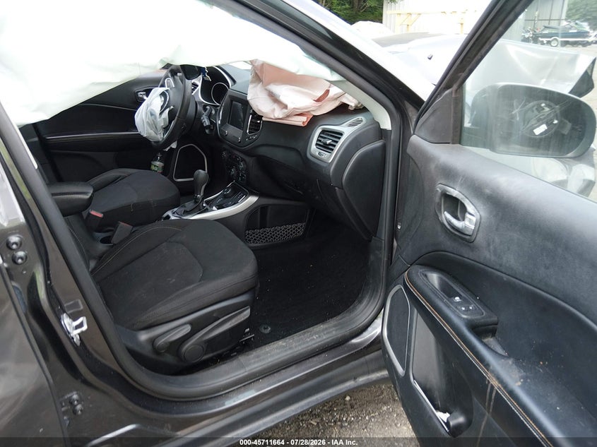 2020 JEEP COMPASS auction photo 5