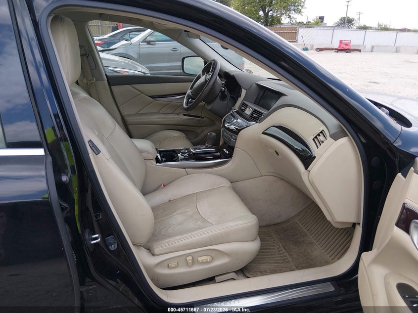 2011 INFINITI M37X auction photo 5
