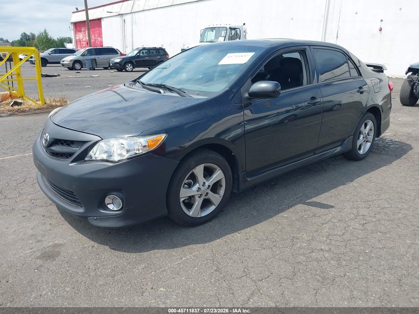 2013 TOYOTA COROLLA auction photo 2
