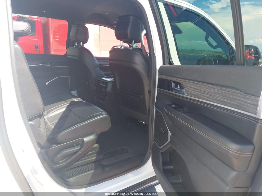 2023 JEEP WAGONEER L auction photo 8