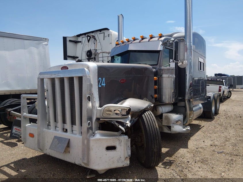 2009 PETERBILT 389 auction photo 2