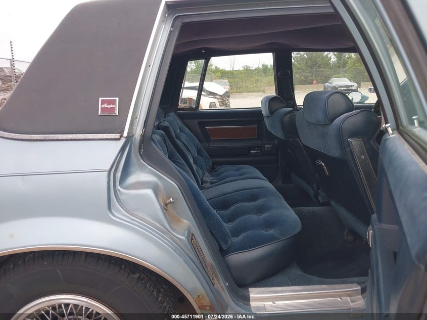 1987 OLDSMOBILE CUTLASS SUPREME auction photo 8