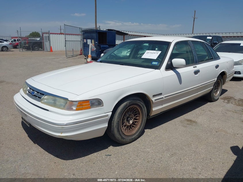 1995 Ford Crown Victoria Lx, Обычный износ, IAAI, VIN 2FALP74W7SX126396 — фото 2