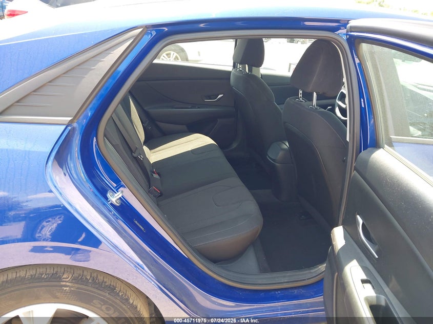 2022 HYUNDAI ELANTRA auction photo 8