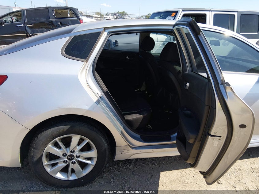 2018 KIA OPTIMA auction photo 8