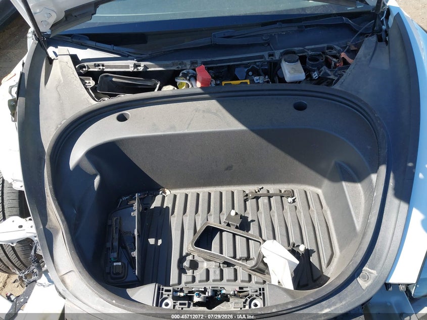 TESLA MODEL 3 - zdjęcie 10