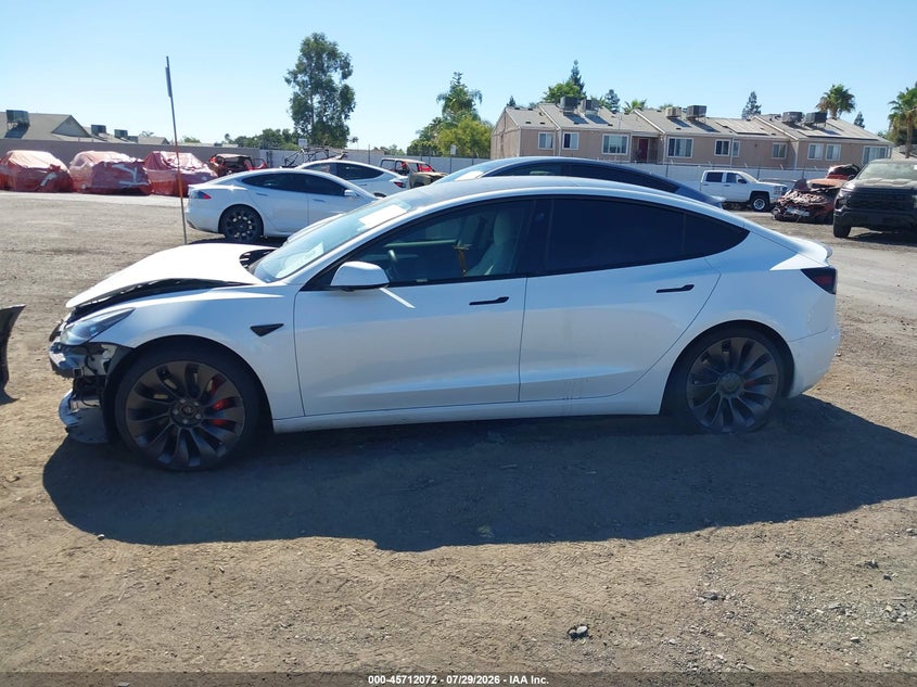 TESLA MODEL 3 - zdjęcie 15