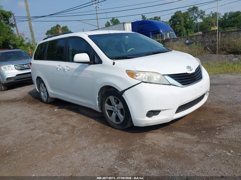 Vin: 5tdkk3dc7es452122, lot: 46210729, toyota sienna le v6 8 passenger 2014 img_1