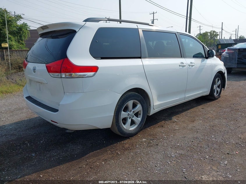 Vin: 5tdkk3dc7es452122, lot: 46210729, toyota sienna le v6 8 passenger 20144