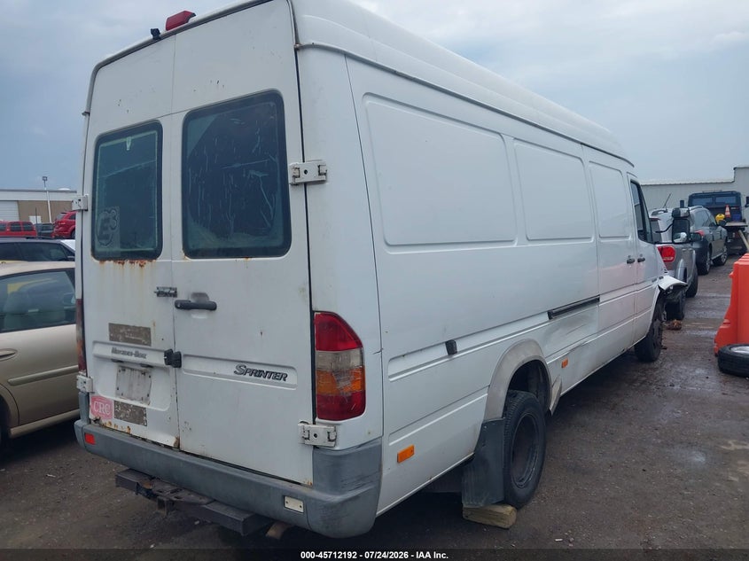 2005 DODGE SPRINTER auction photo 4