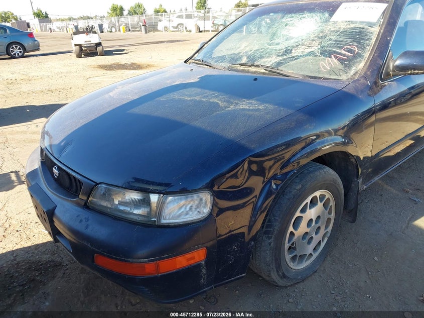 1995 NISSAN MAXIMA auction photo 6