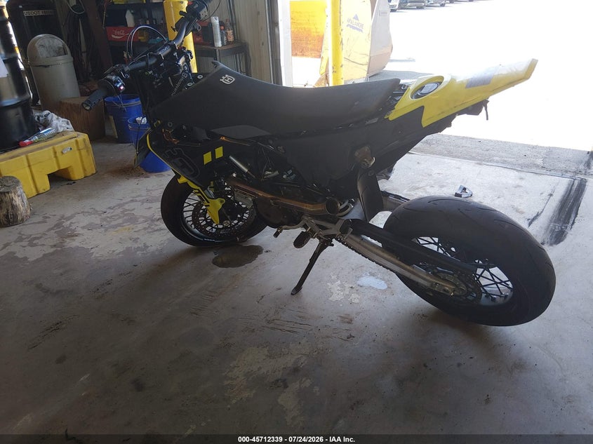 2023 HUSQVARNA SUPERMOTO 701 auction photo 3