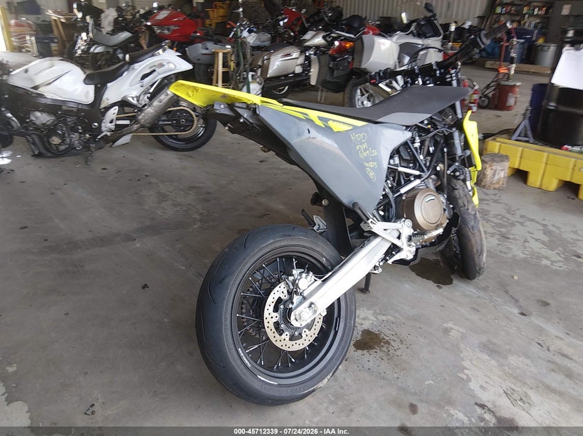 2023 HUSQVARNA SUPERMOTO 701 auction photo 4