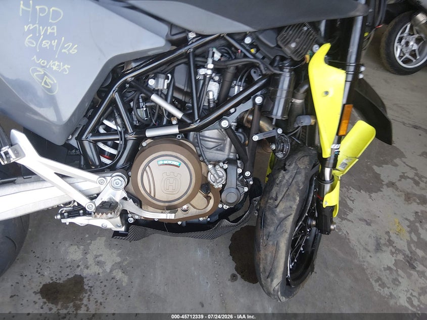 2023 HUSQVARNA SUPERMOTO 701 auction photo 8